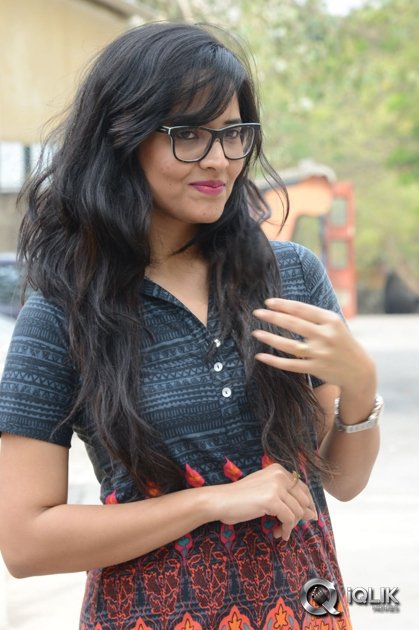 Anasuya-at-Kshanam-Movie-Thanks-Meet